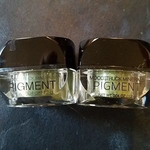 Younique Pigment Eyeshadow